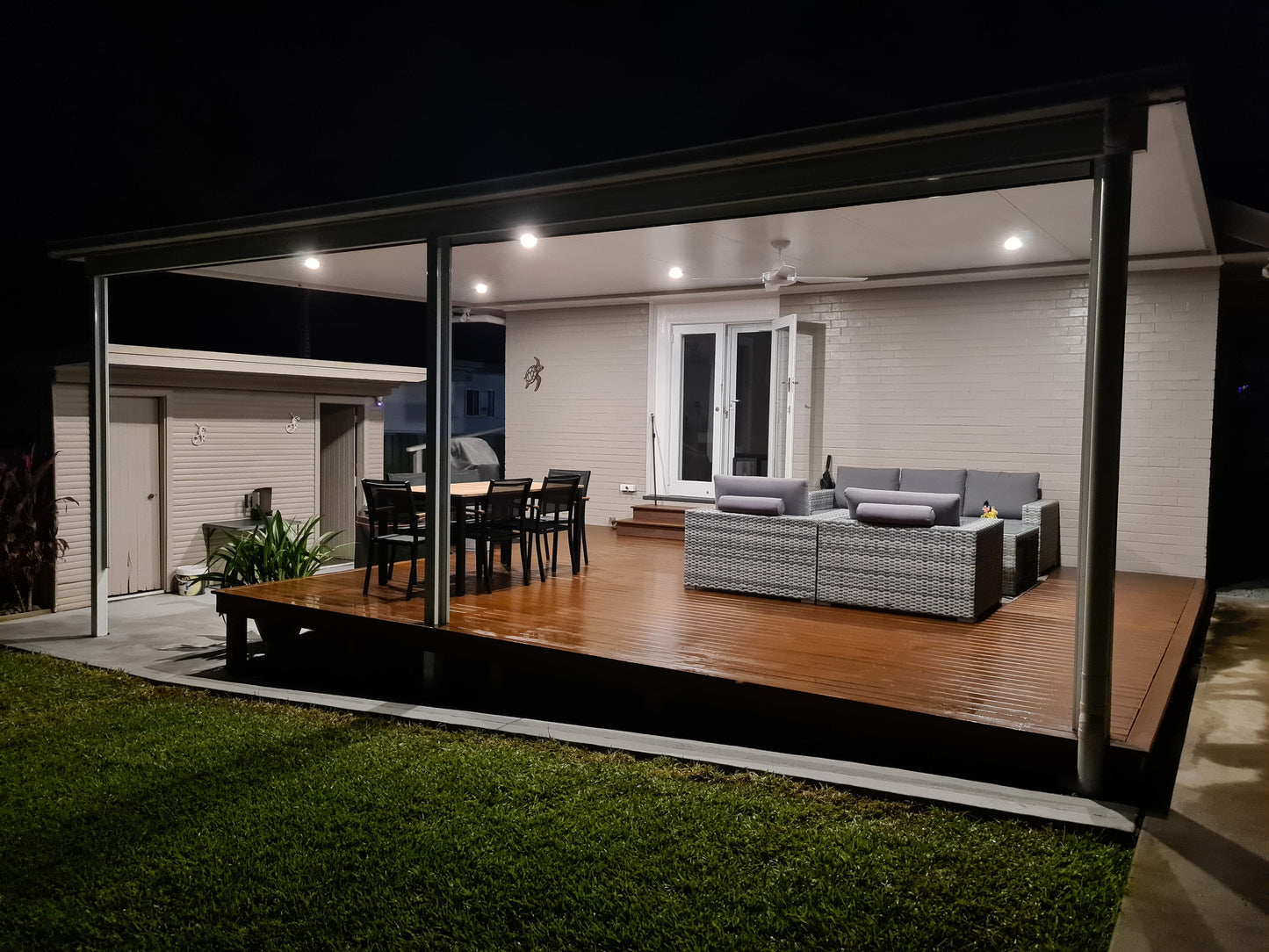 SmartKits Australia Attached, Flat Patio Roof- 9m (L) x 4m (W).