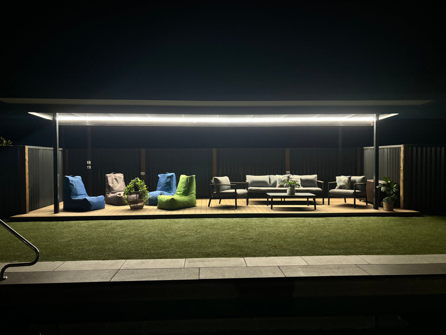 SmartKits Australia Free Standing, Flat Patio Roof- 9m (L) x 4m (W).