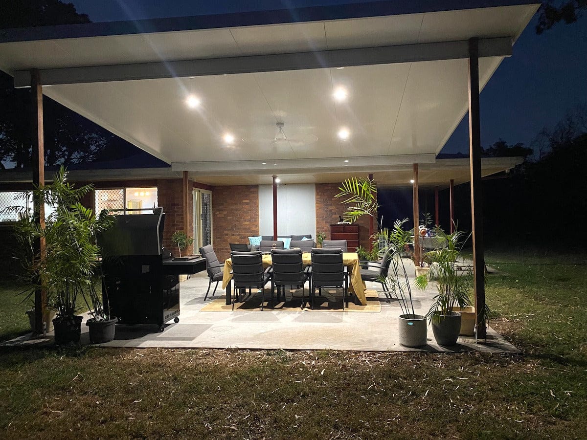 SmartKits Australia Free Standing, Flat Patio Roof- 10m (L) x 4m (W).