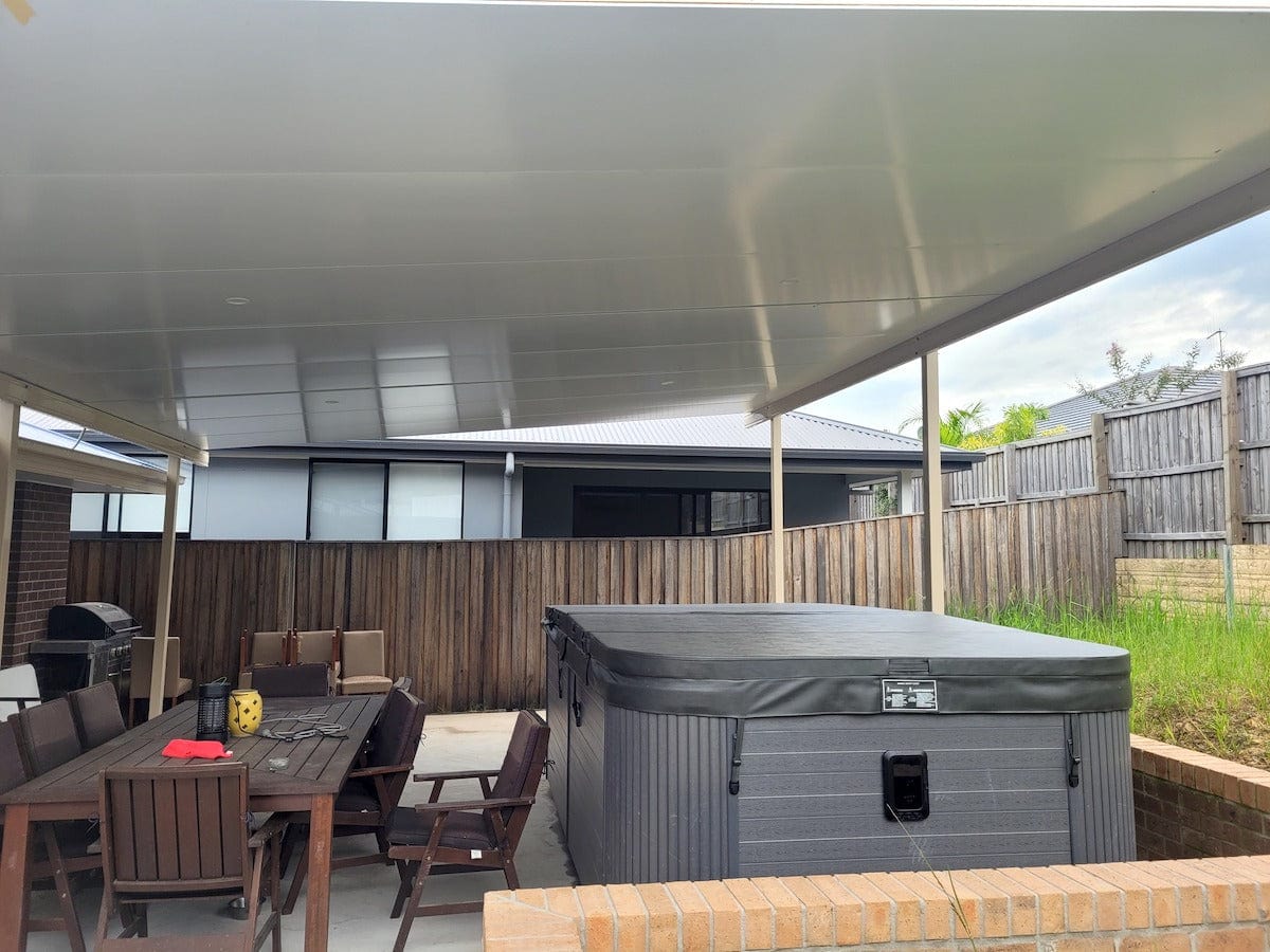 SmartKits Australia Free Standing, Flat Patio Roof- 10m (L) x 5m (W).