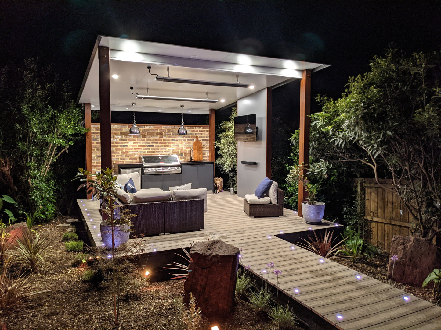 SmartKits Australia Free Standing, Flat Patio Roof- 9m (L) x 4m (W).