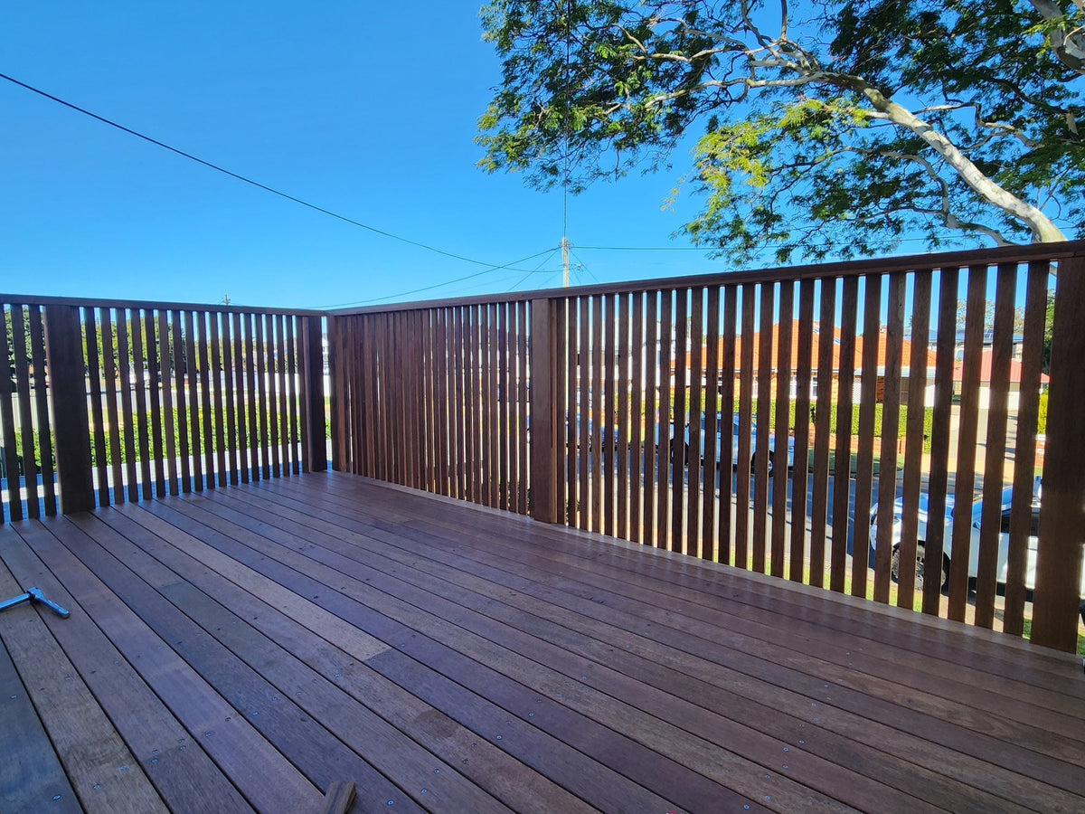 A Deck That Does It All: Smartkits Style Meets Merbau Muscle ...