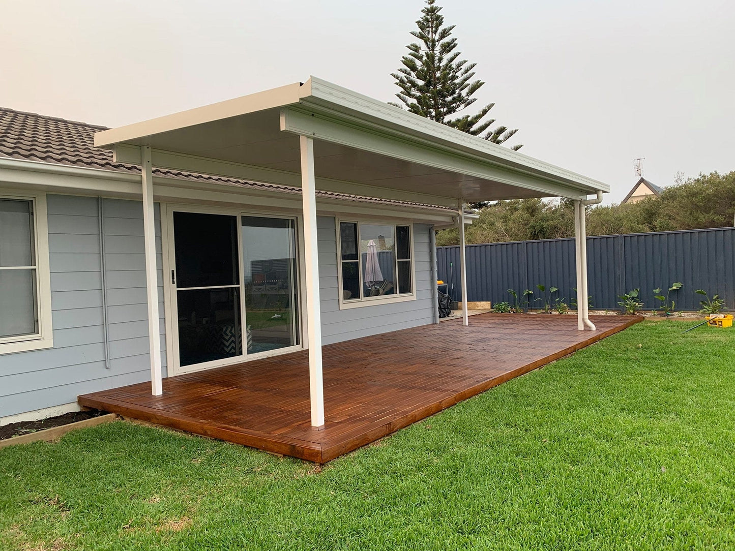 SmartKits Australia Free Standing, Flat Patio Roof- 10m (L) x 5m (W).